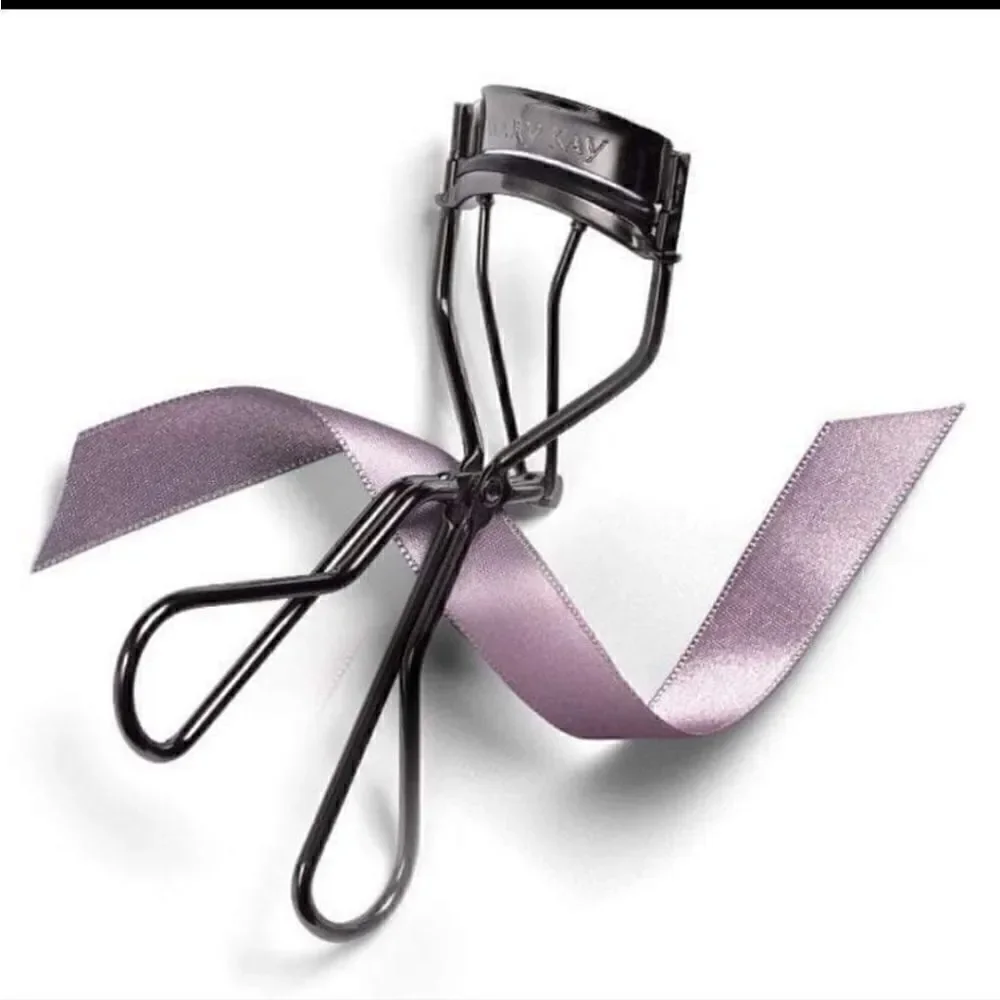 MARY KAY EYELASH CURLER - NEW!